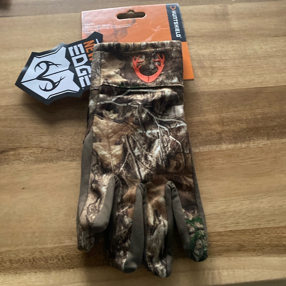 2/$30 RealTree Huntsheild Marlin Midweight Gloves